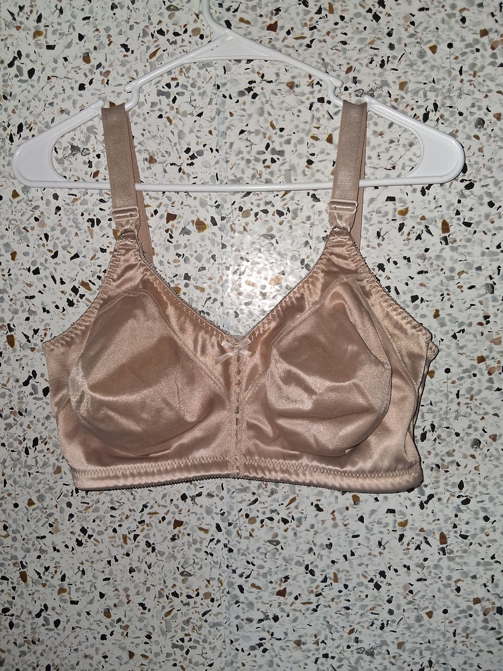 Bali Everyday Bra Size 42D Bronze Beige No Padding Wireless